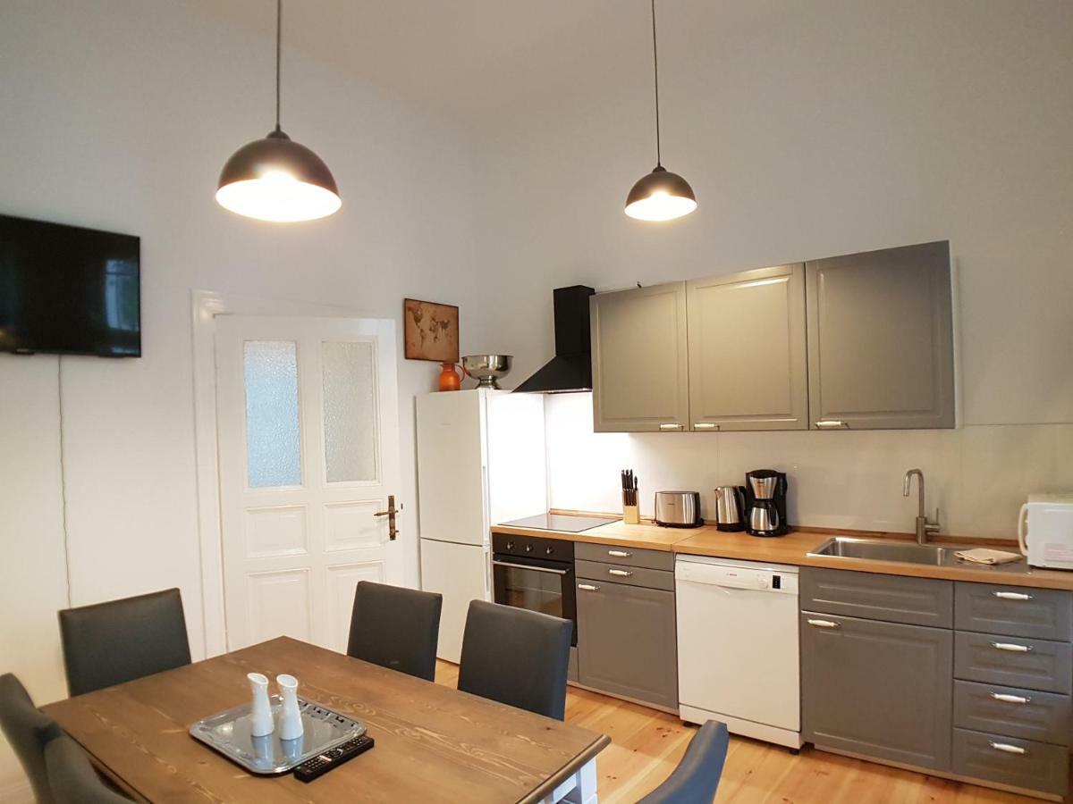 Lang Re By Rockchair Apartments L Superhost Status L 2 Bedrooms Boxspringbeds In City Center - Cozy Family & Business Flair Welcomes You! เบอร์ลิน ภายนอก รูปภาพ