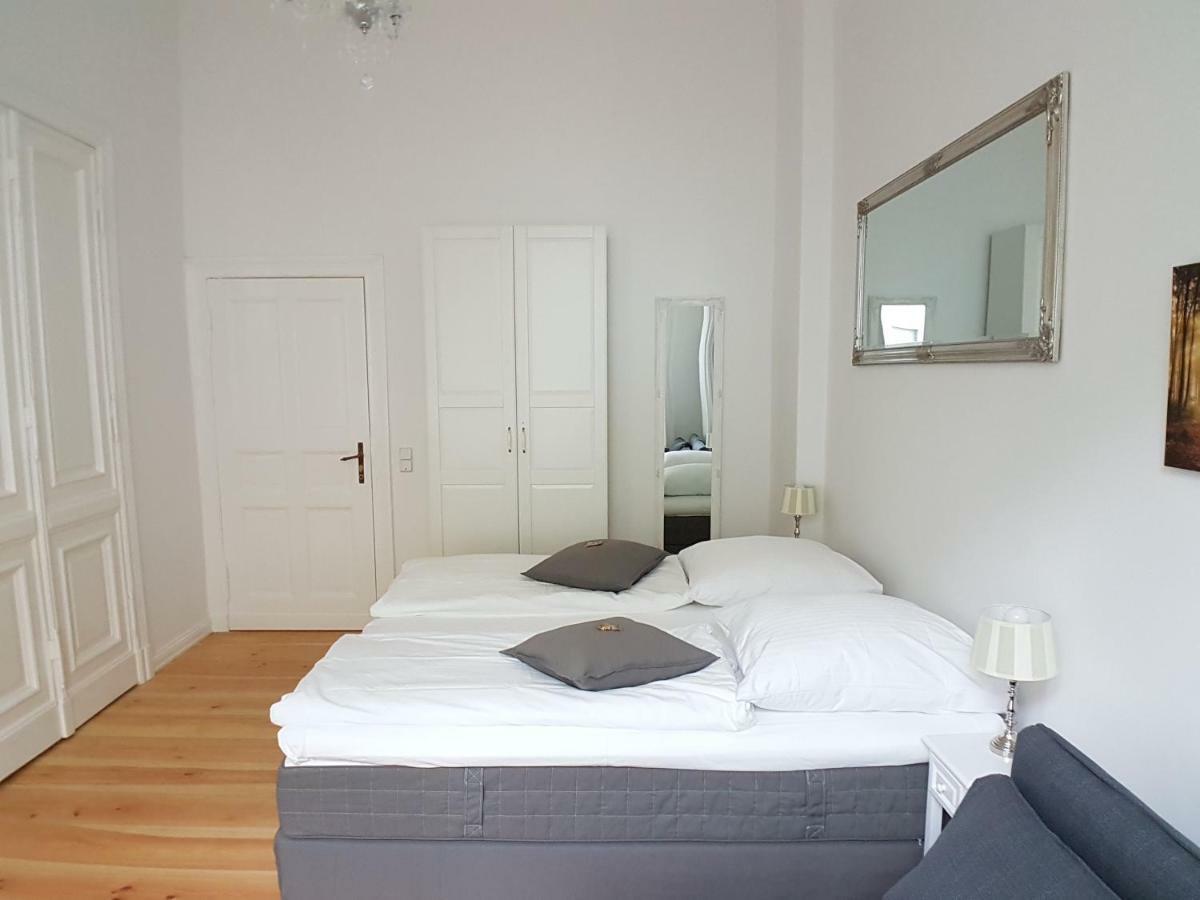 Lang Re By Rockchair Apartments L Superhost Status L 2 Bedrooms Boxspringbeds In City Center - Cozy Family & Business Flair Welcomes You! เบอร์ลิน ภายนอก รูปภาพ