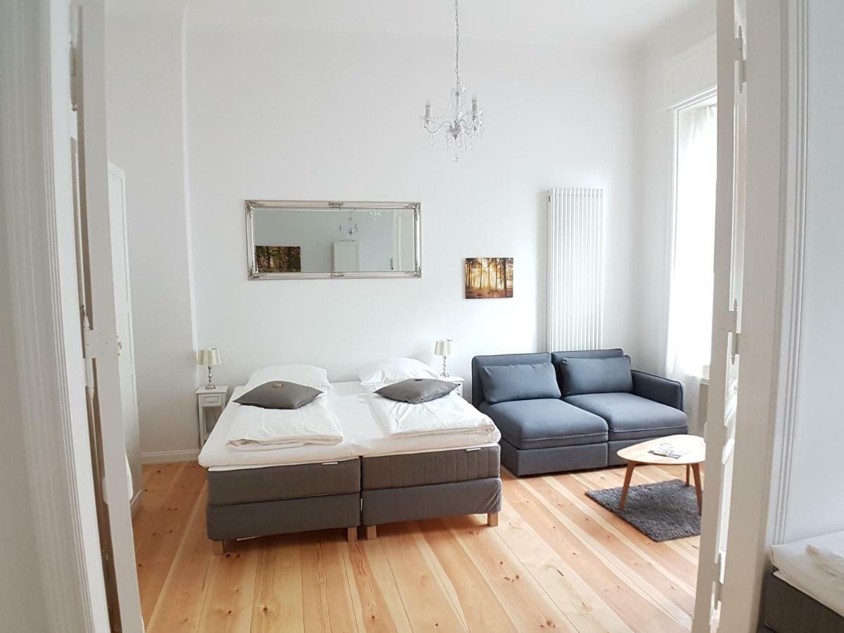 Lang Re By Rockchair Apartments L Superhost Status L 2 Bedrooms Boxspringbeds In City Center - Cozy Family & Business Flair Welcomes You! เบอร์ลิน ภายนอก รูปภาพ