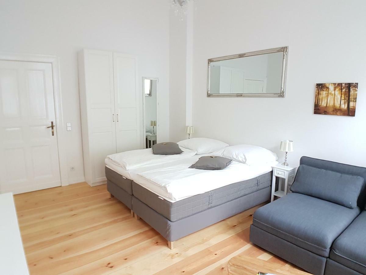 Lang Re By Rockchair Apartments L Superhost Status L 2 Bedrooms Boxspringbeds In City Center - Cozy Family & Business Flair Welcomes You! เบอร์ลิน ภายนอก รูปภาพ